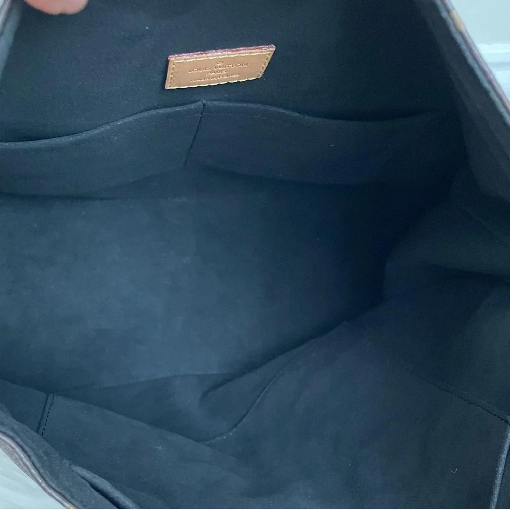 GORGEOUS GAIA BLACK LOUIS VUITTON artsy - Picture 10 of 14